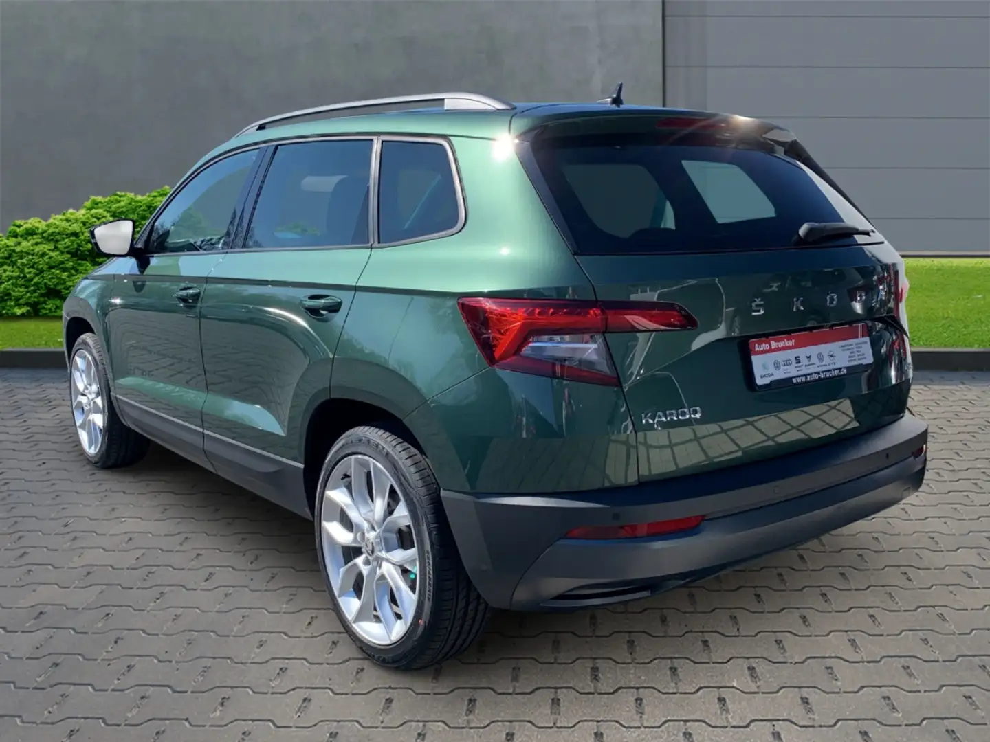 Skoda Karoq Style 4x4 2.0 TDI+Anhängerkupplung+Navi+Klimaautom Grün - 2