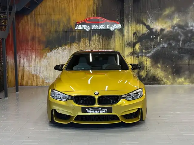 BMW M4 view 2