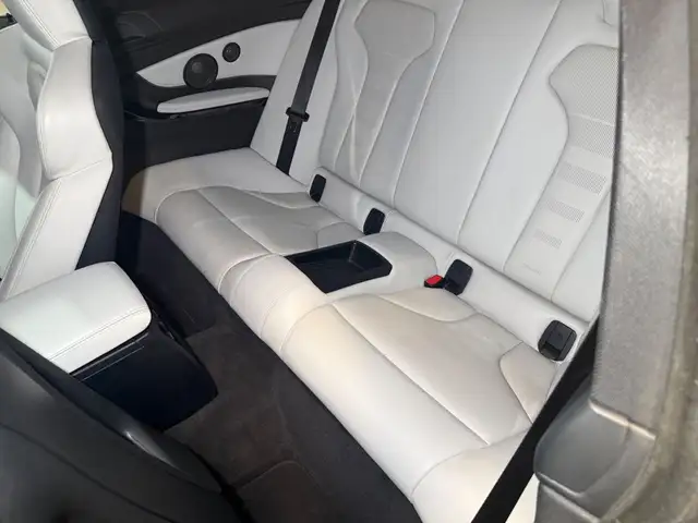 BMW M4 view 12