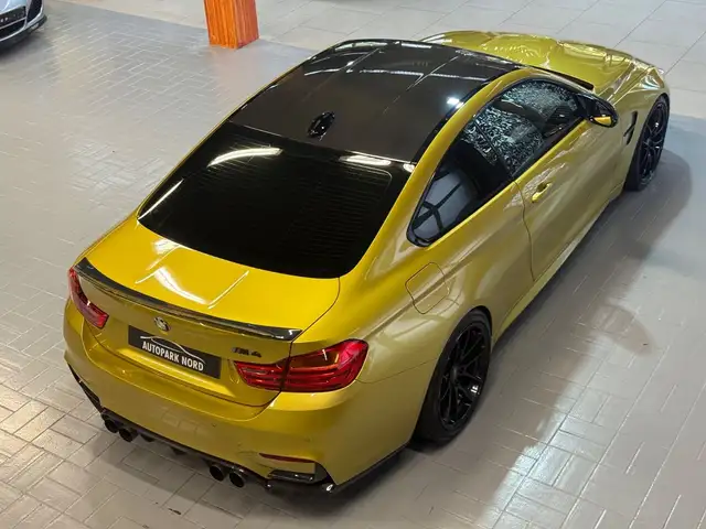 BMW M4 view 10
