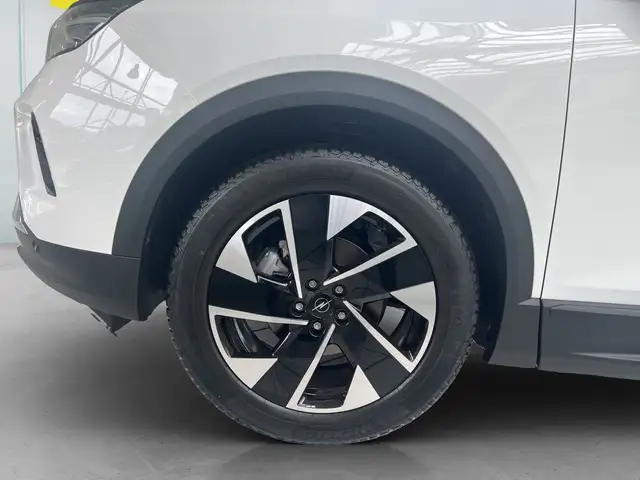 Opel Grandland view 3