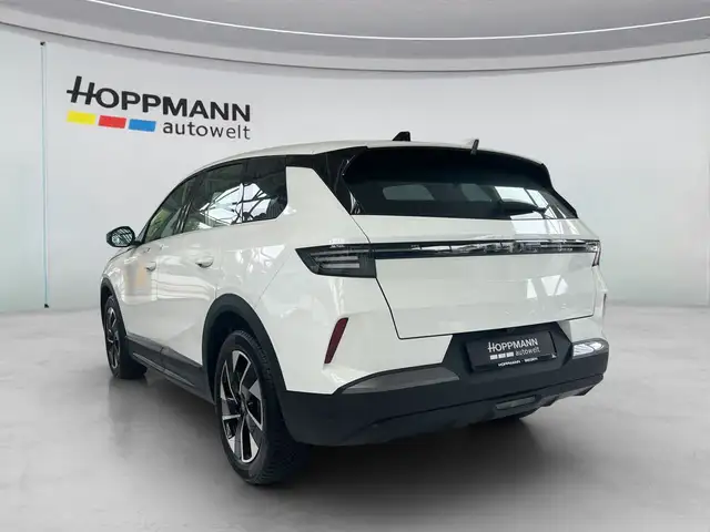 Opel Grandland view 2