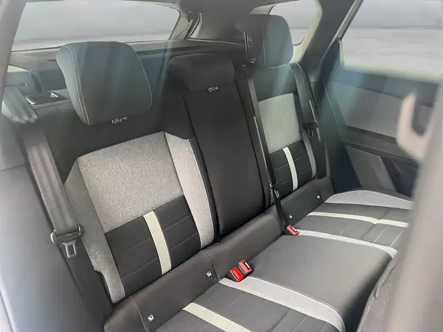 Opel Grandland view 4