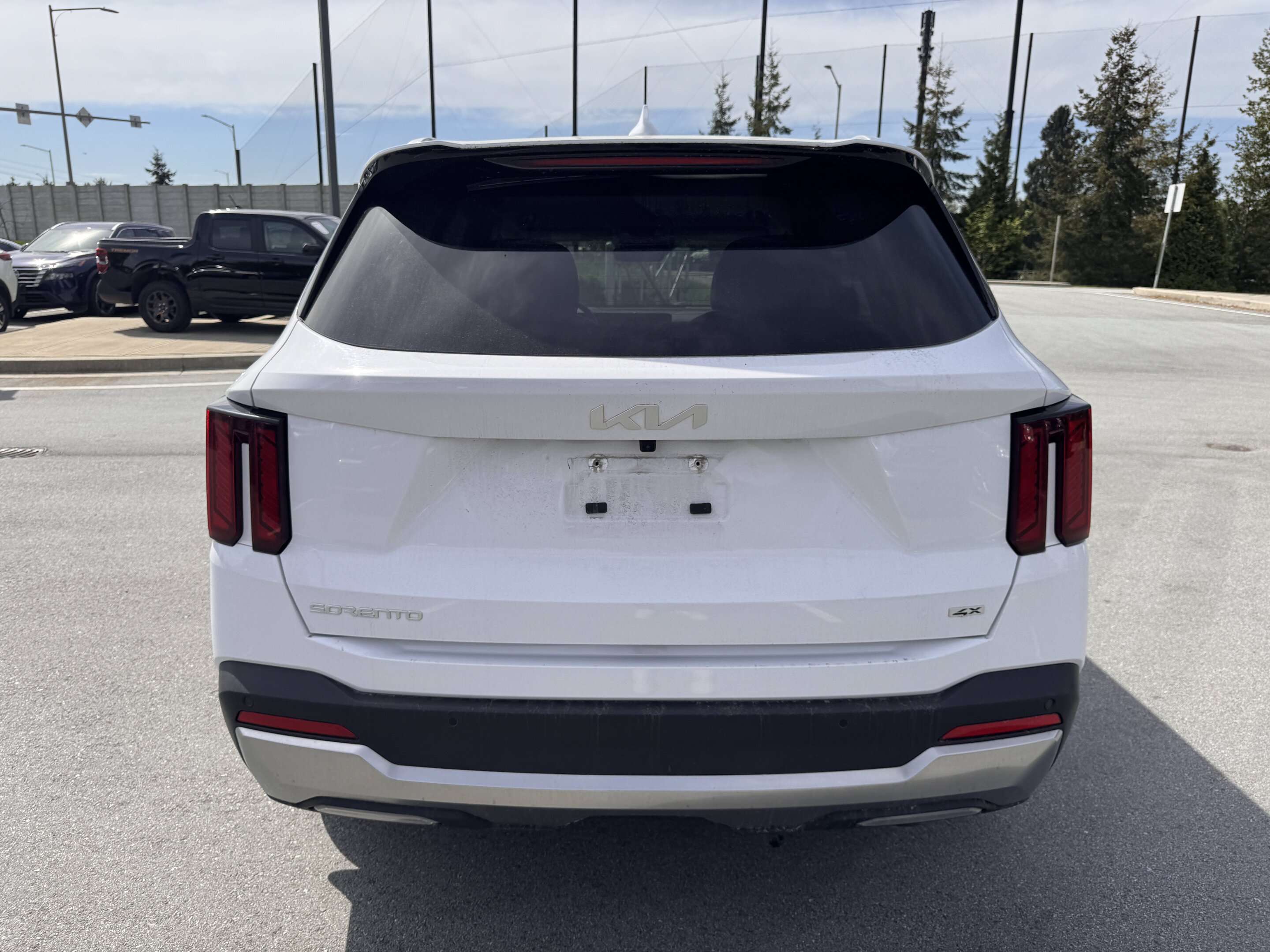 used 2025 Kia Sorento car, priced at $32,438