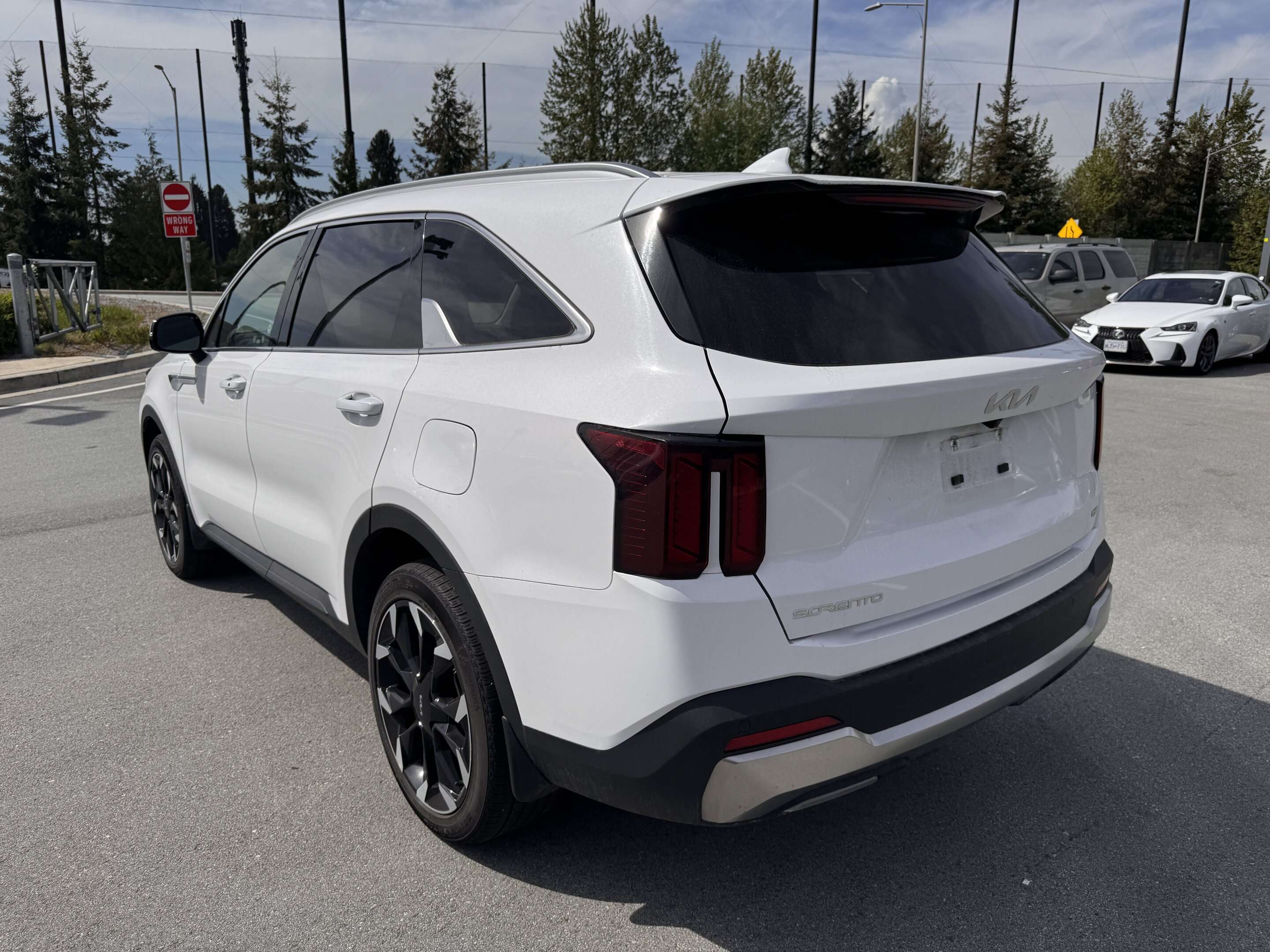 used 2025 Kia Sorento car, priced at $32,438