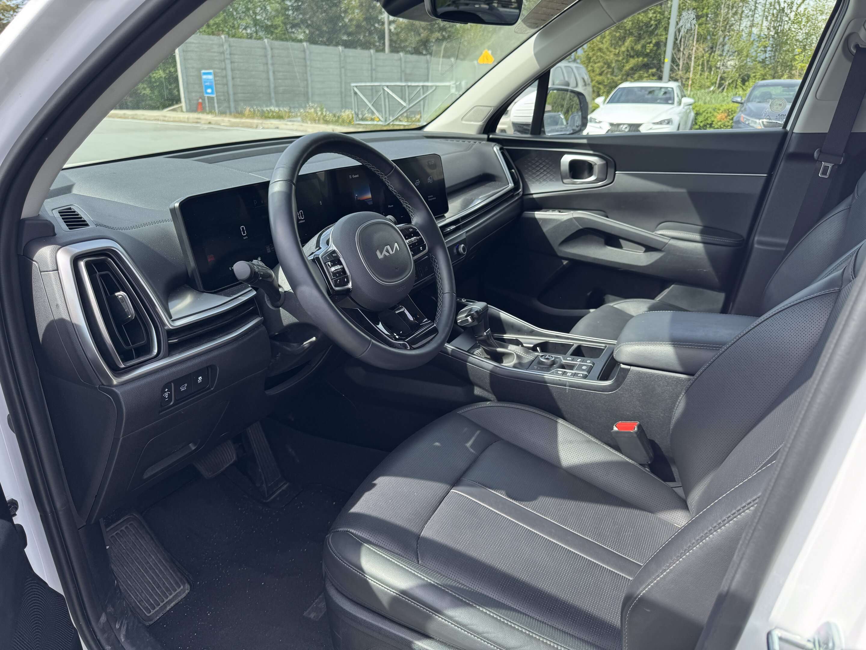 used 2025 Kia Sorento car, priced at $32,438