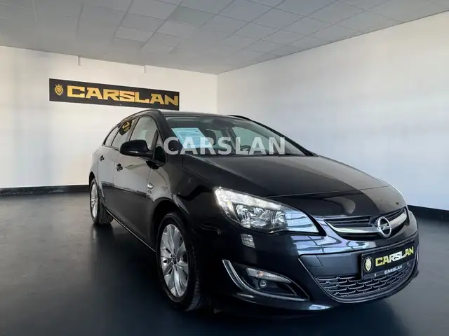 Opel Astra view 5