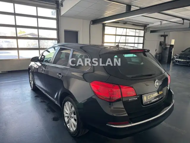 Opel Astra view 10