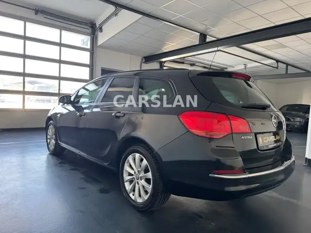 Opel Astra view 13