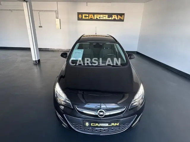 Opel Astra view 6