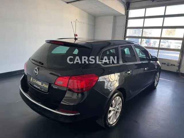 Opel Astra view 12