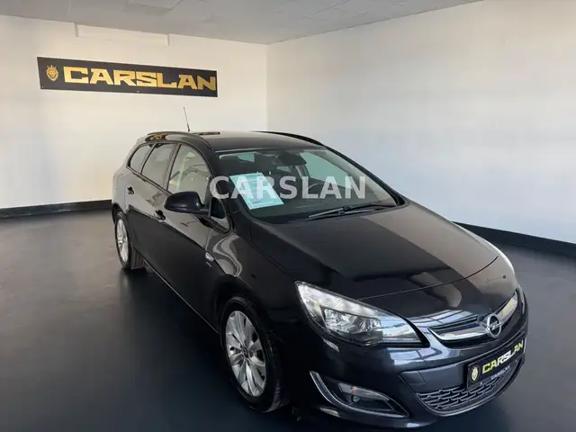 Opel Astra view 2