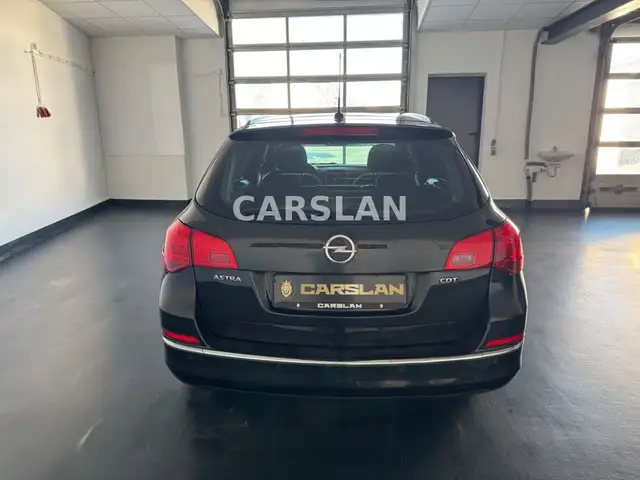 Opel Astra view 11