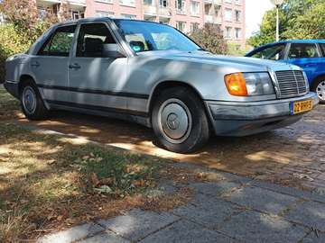 230E automaat uit 1986! W124 serie op benzine