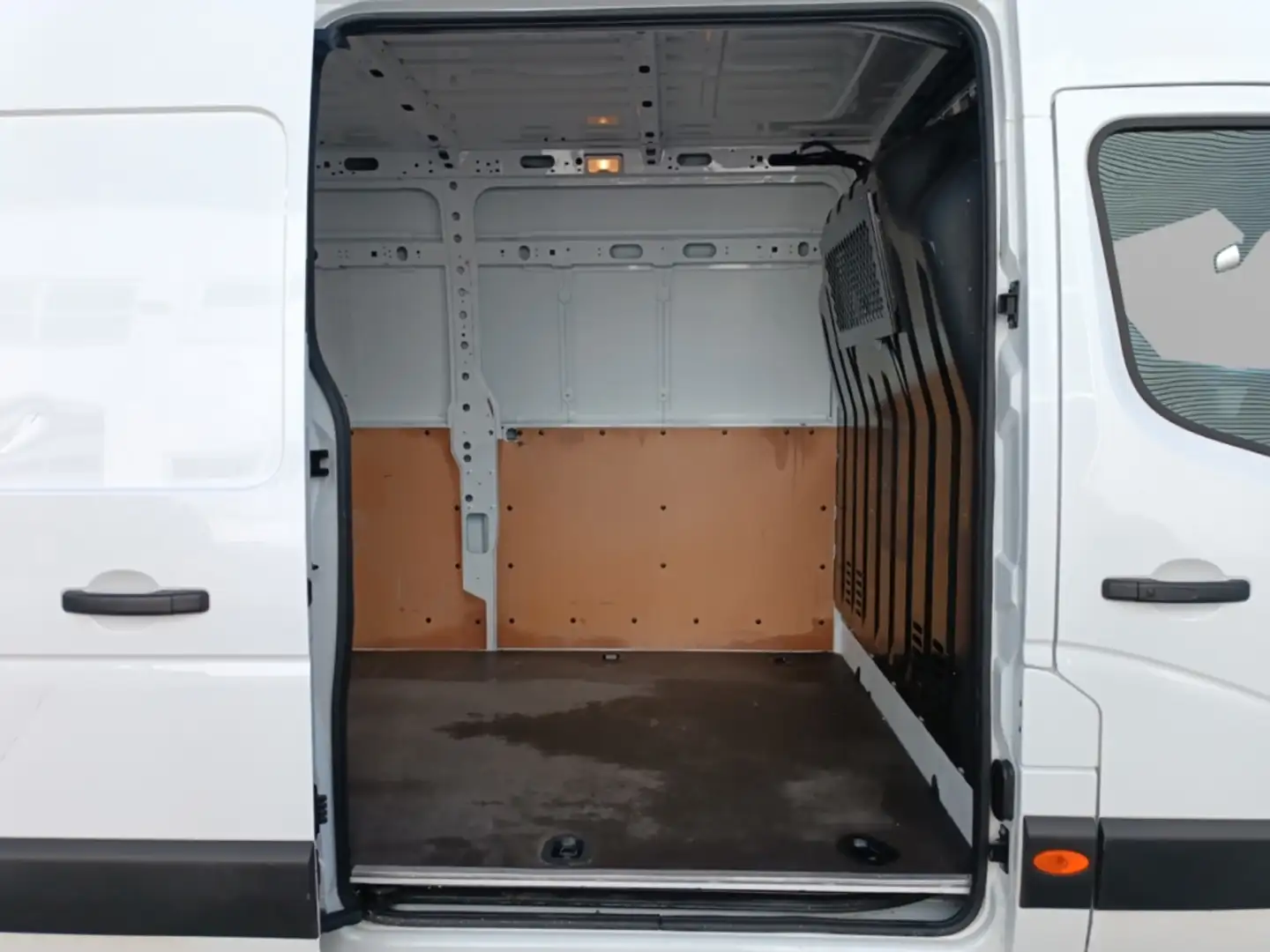 Nissan NV400 Kastenwagen 2.3 L3H2 3,5t COMFORT 3 DPF Anhängerku Weiß - 2