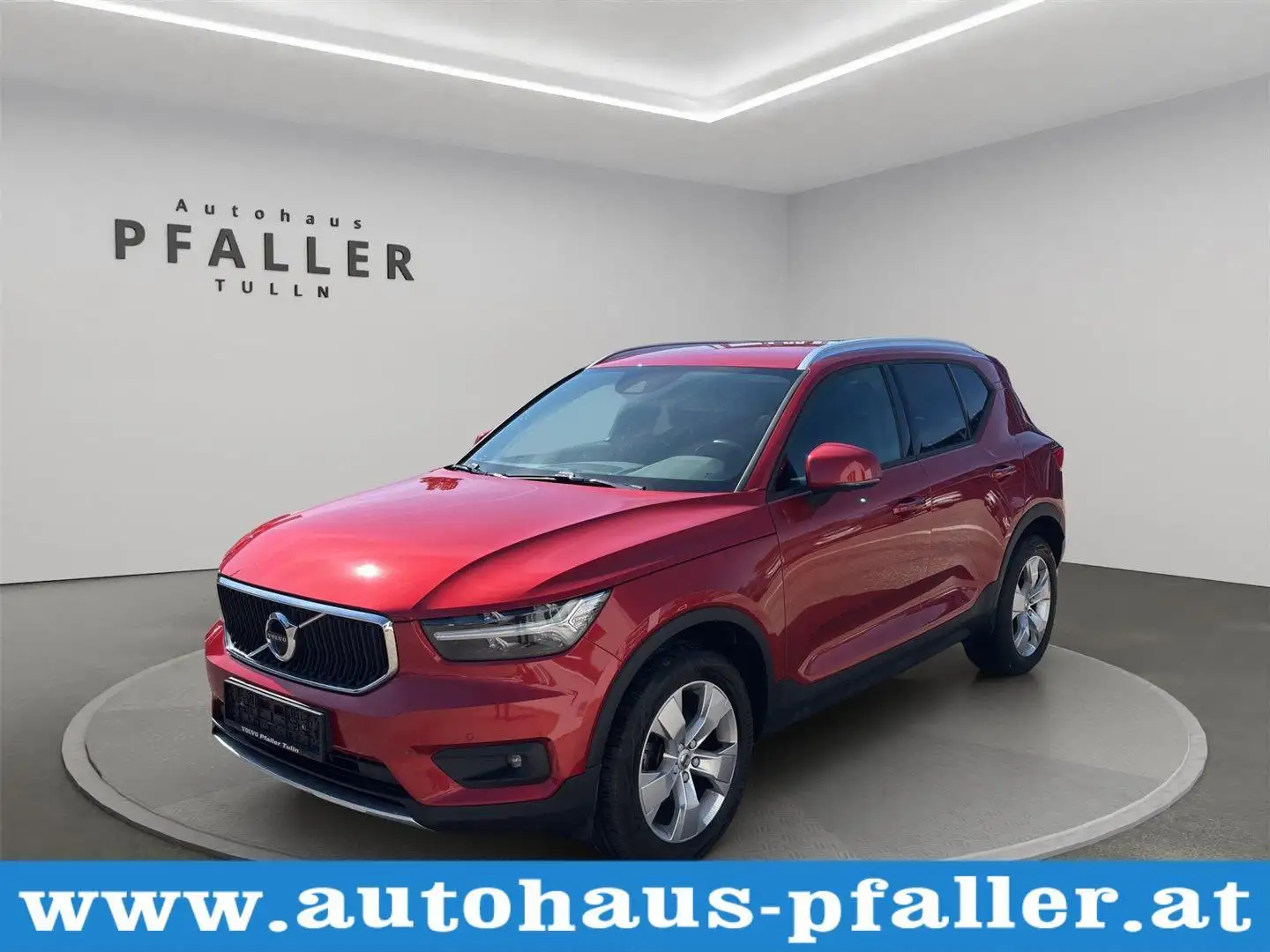 Volvo XC40 T3 Momentum Geartronic Rot - 1