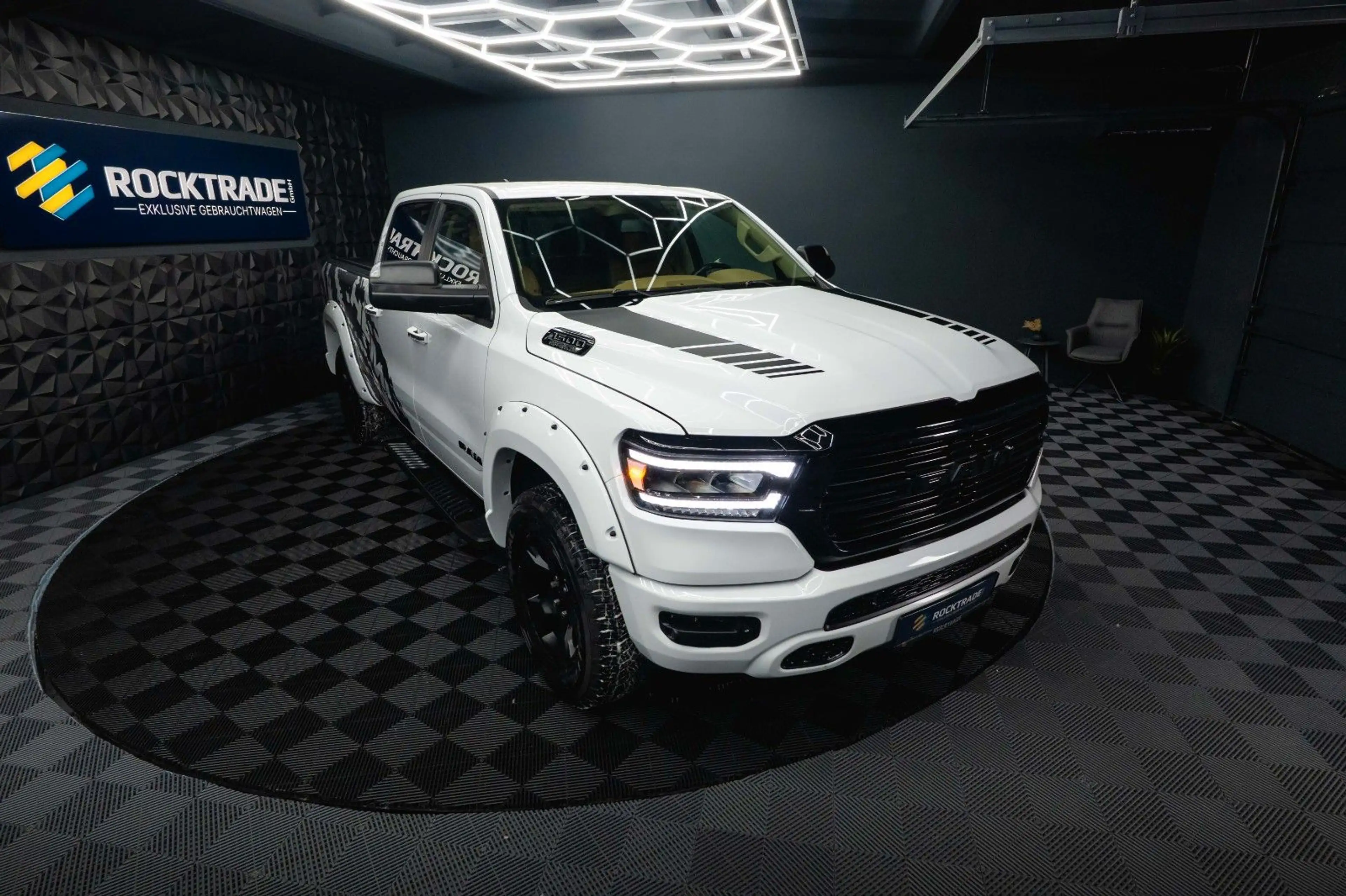 Dodge RAM 5.7 V8 HEMI 4x4 OFFROAD LONGBED Night-Paket — photo 8