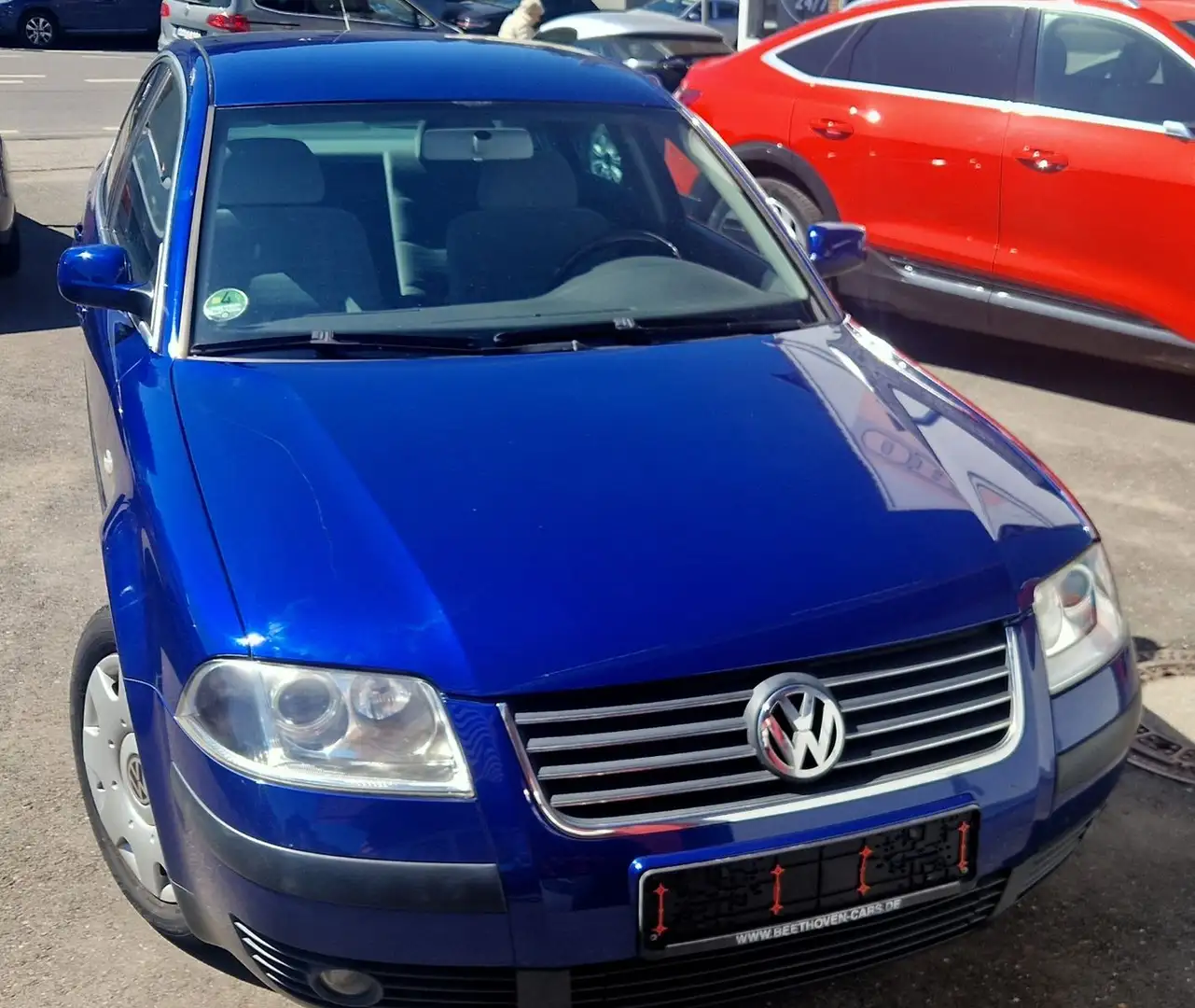 Volkswagen Passat Lim. Comfortline Family Blau - 2