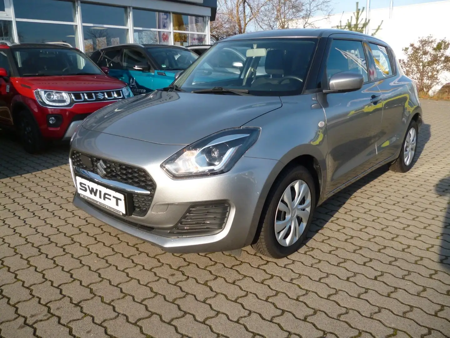 Suzuki Swift 1.2 DUALJET HYBRID Club Ezüst - 1