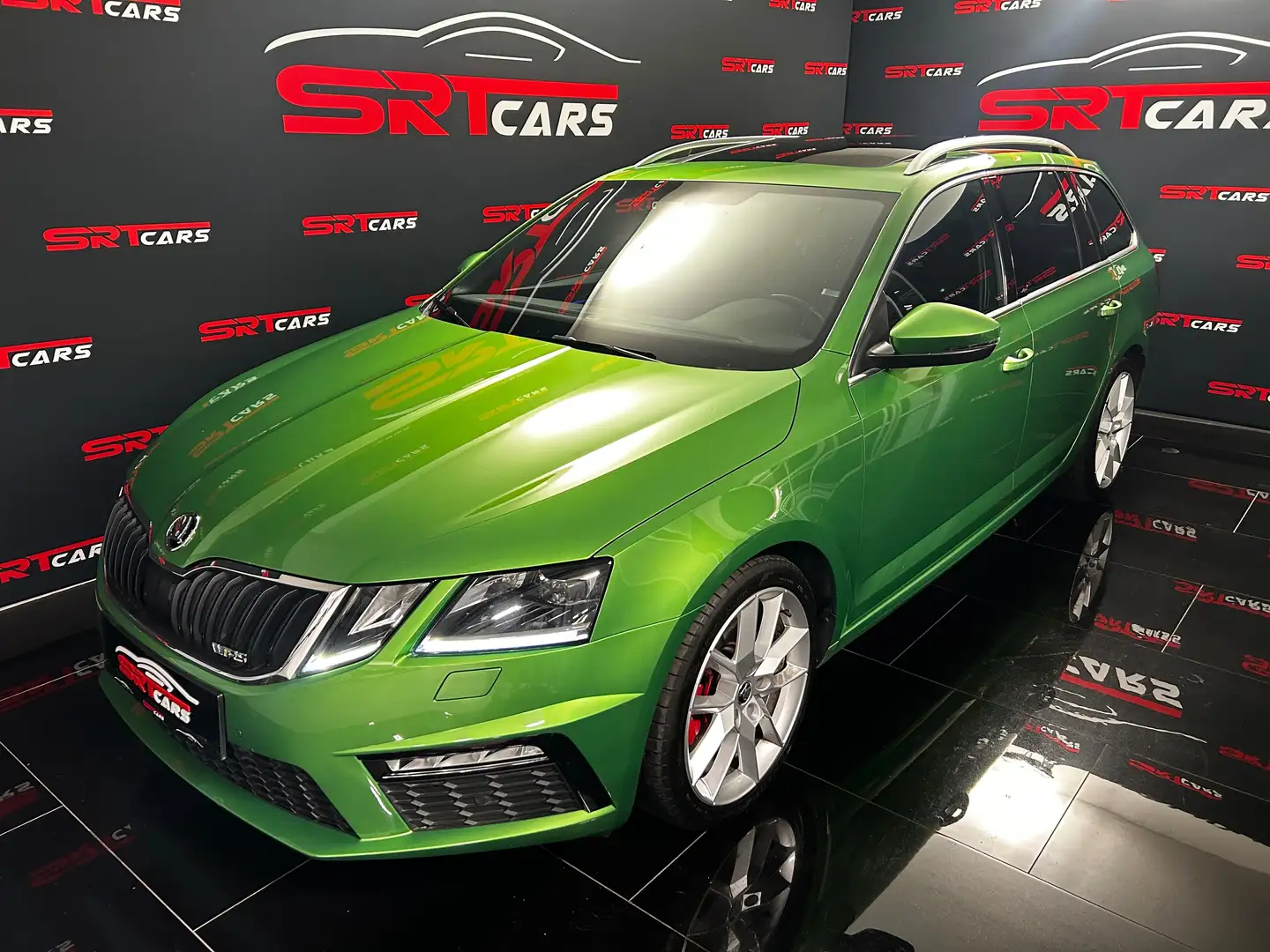 Skoda Octavia RS 4x4 Aut. *Panorama*CANTON* Neuer Motor // Skoda Grün - 1