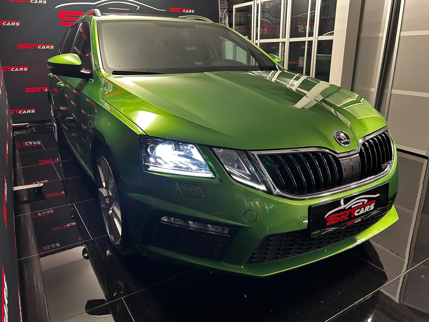 Skoda Octavia RS 4x4 Aut. *Panorama*CANTON* Neuer Motor // Skoda Grün - 2