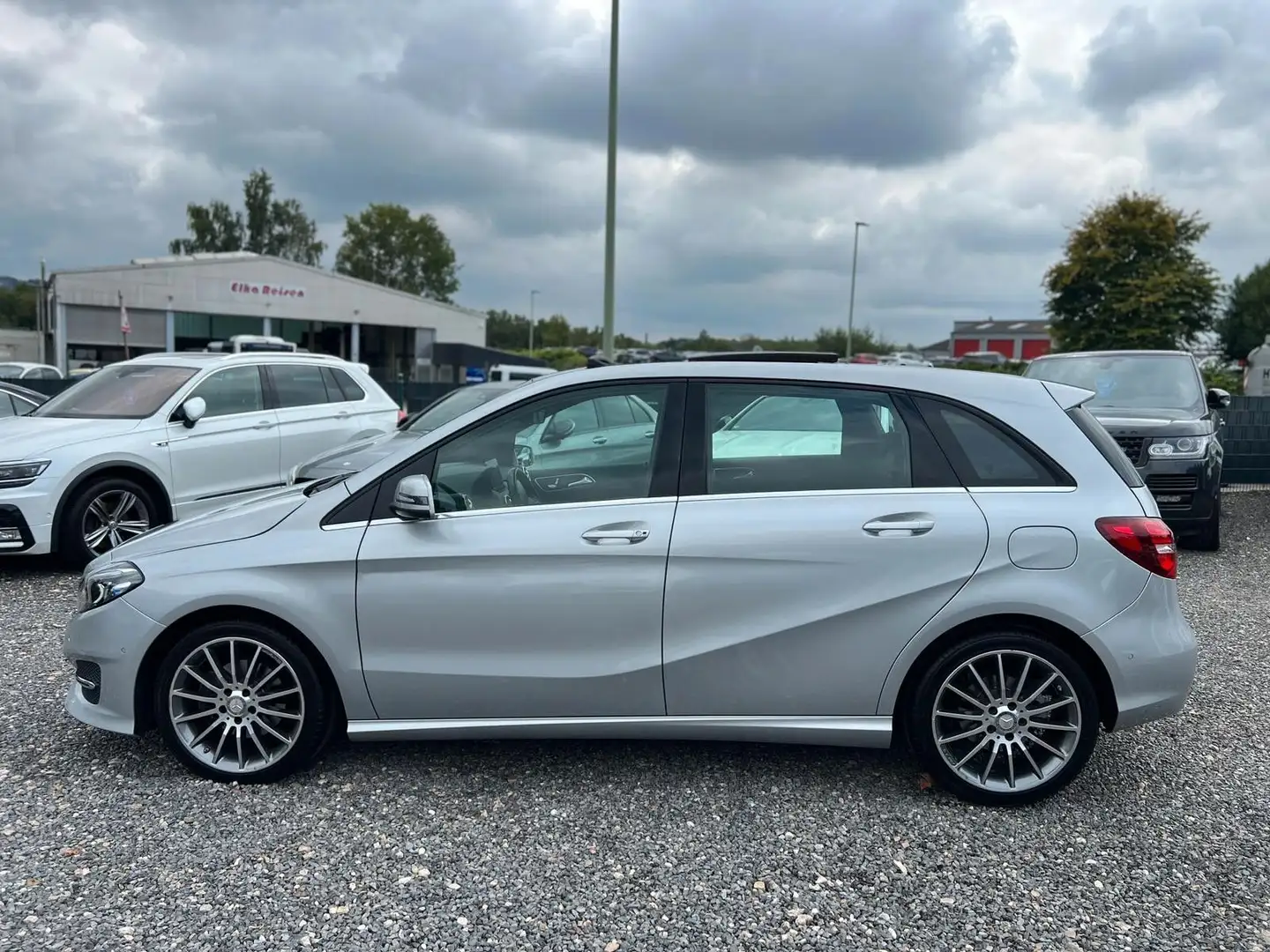 Mercedes-Benz B 180 -PANORAMA-LED-KAMERA-NAVI-LEDER-MEMORY Silber - 2