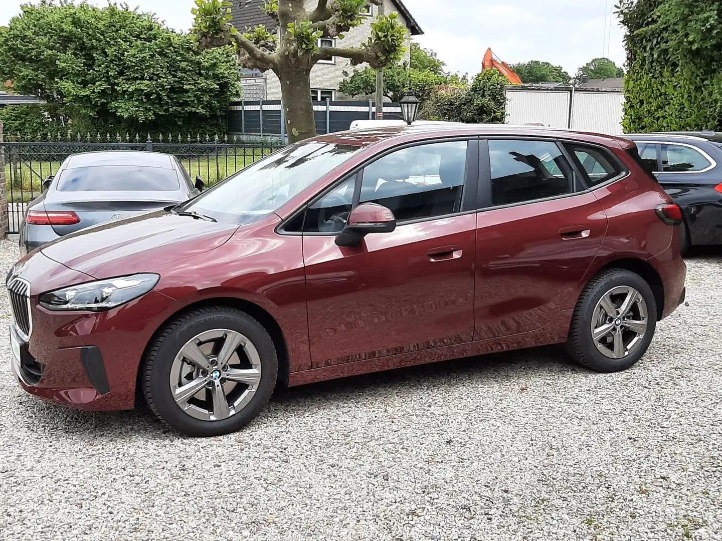 BMW 218 Baureihe 2 Active Tourer 218 d WERKSGARATIE Rot - 2