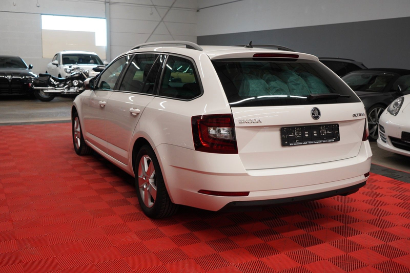 Skoda Octavia 2.0 TDI DSG Combi Tour 2.Hand*Unfallfrei — photo 9
