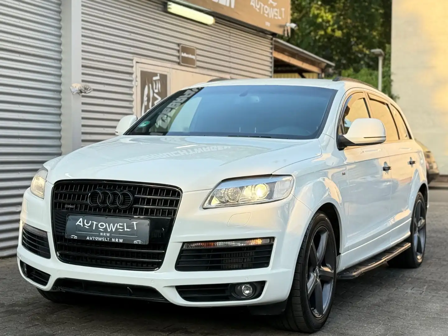 Audi Q7 3.0 TDI Quattro 3x S Line *7-SITZER*TV*KEYGO* Weiß - 2
