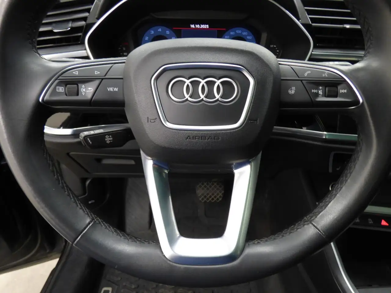 Audi Q3 снимка Audi Q3