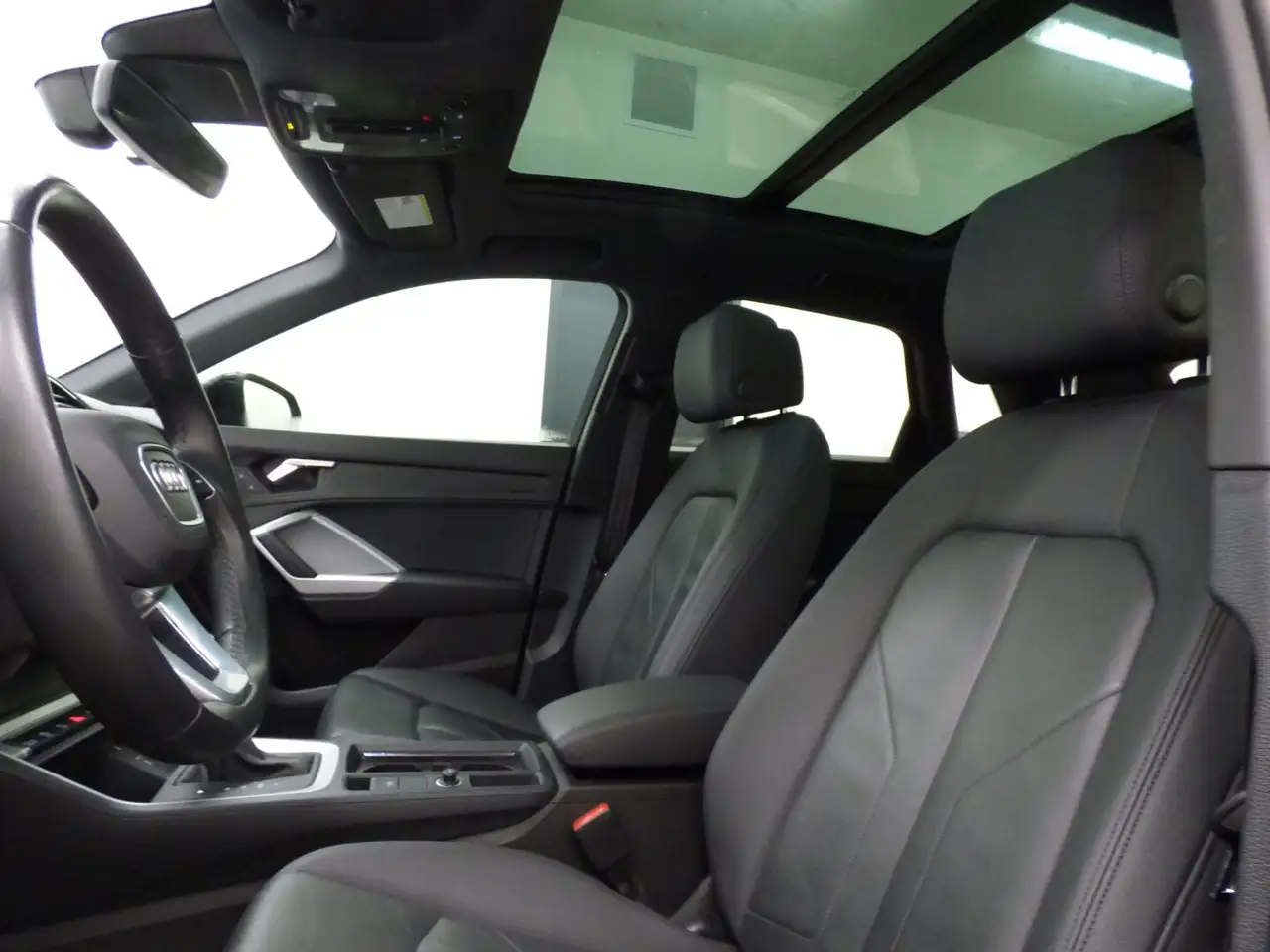 Audi Q3 снимка Audi Q3