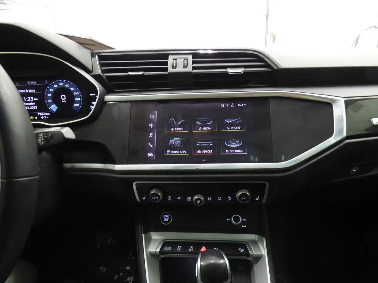 Audi Q3 снимка Audi Q3
