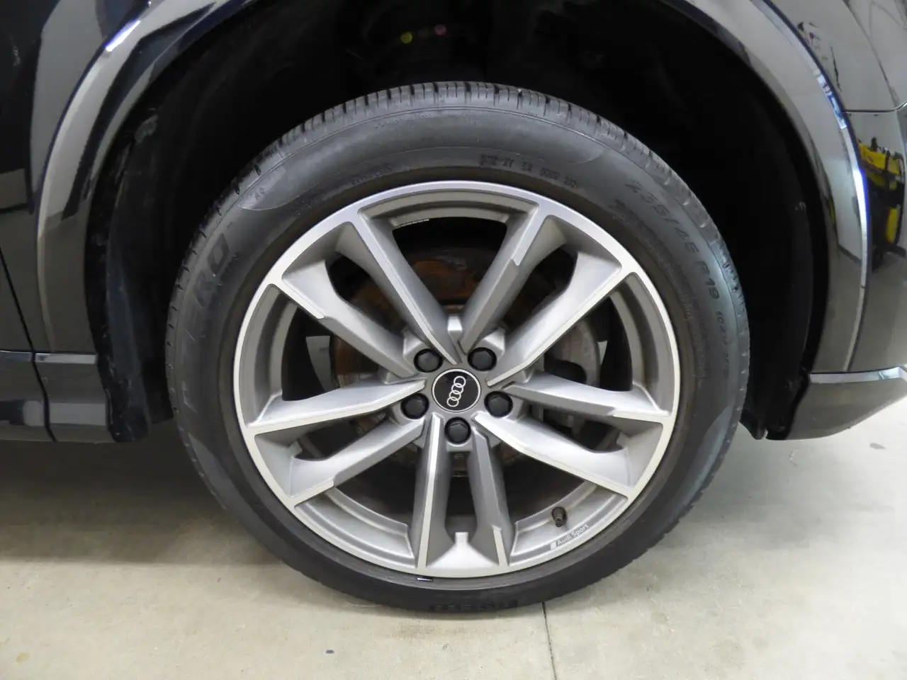 Audi Q3 снимка Audi Q3