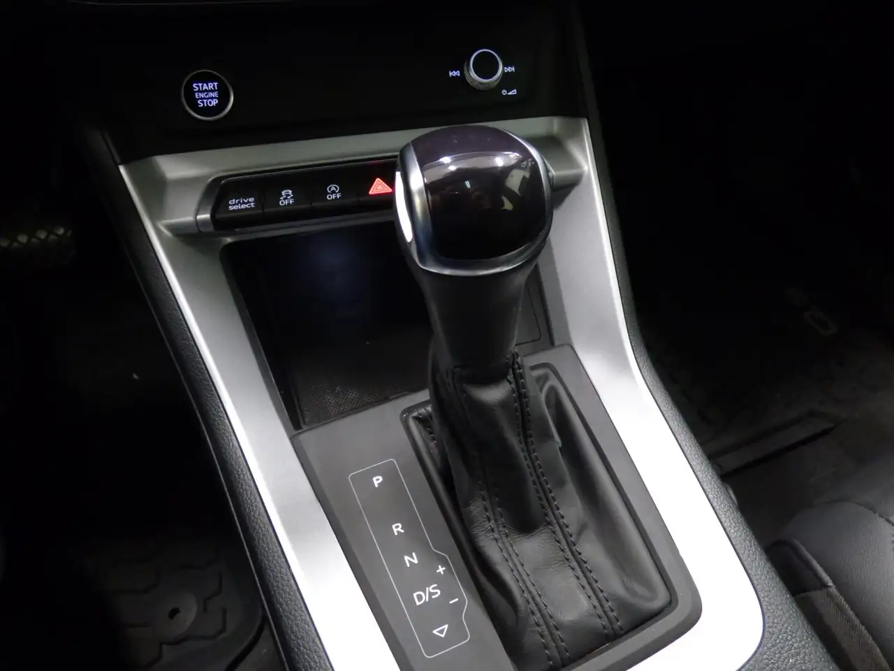 Audi Q3 снимка Audi Q3