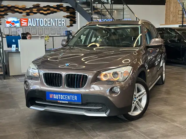BMW X1 18 d xDrive *Navi*Pano*BiXenon*AHK*
