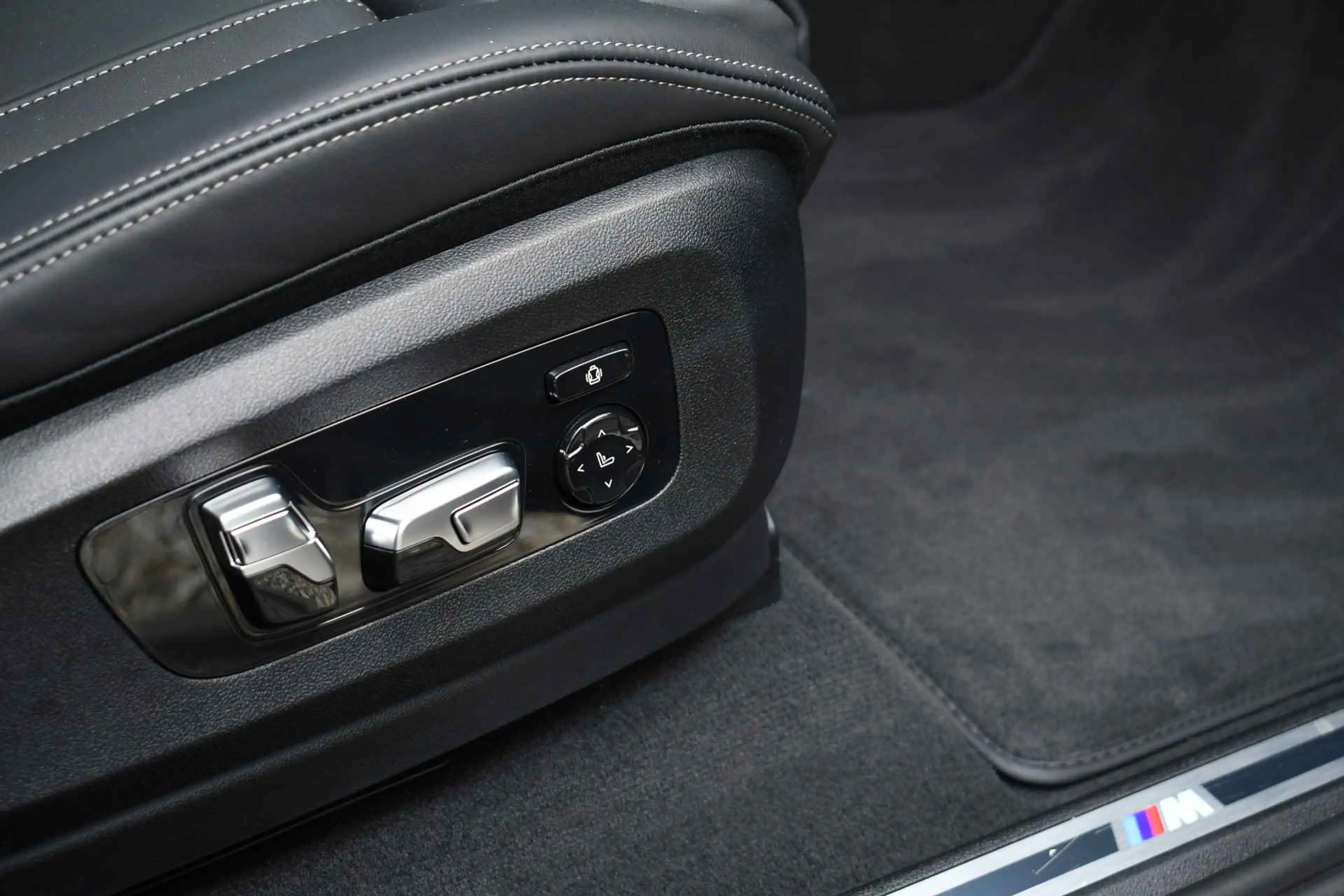 BMW X5 xDrive50e M-Sport Pano Trekh Massage+Vent Alc-heme — photo 41
