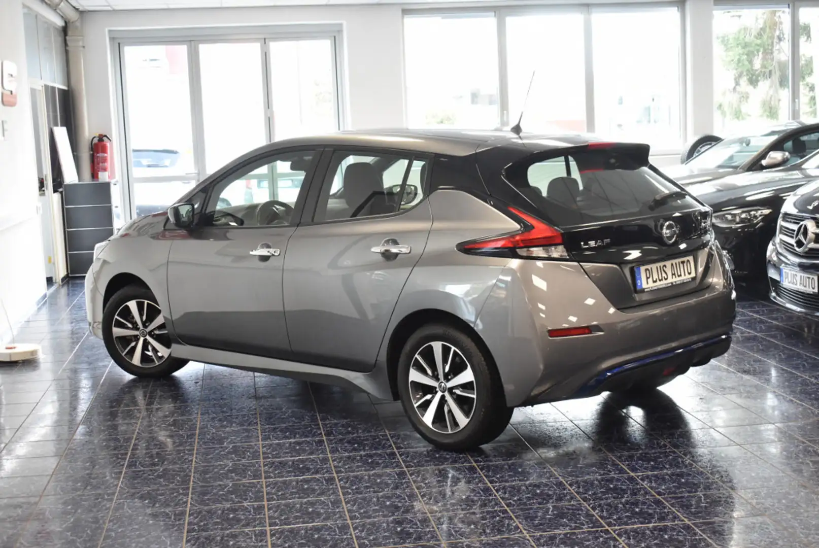 Nissan Leaf 40 kWh Acenta Navi Sitzheiz. Kamera 1-Hand Grau - 1