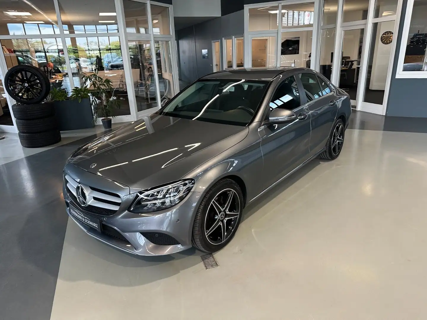 Mercedes-Benz C 180 d 9G NAVI+LED+18Zo AMG LM+ Grijs - 2