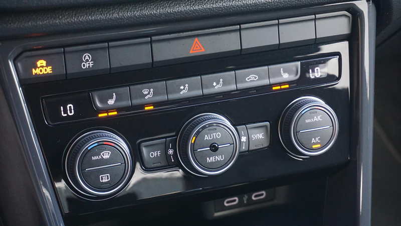 Volkswagen T-Roc 1.5 150pk TSI Sport Pano Virtual Stoelverw Drive s — photo 18