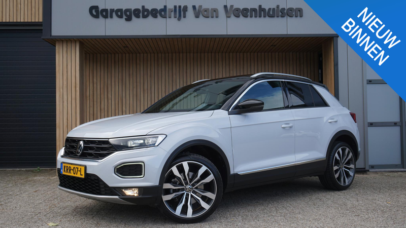 Volkswagen T-Roc 1.5 150pk TSI Sport Pano Virtual Stoelverw Drive s
