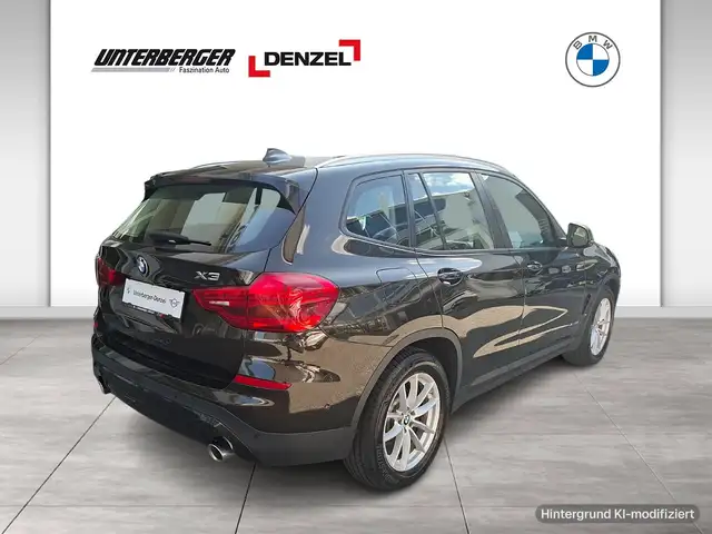 BMW X3 view 4