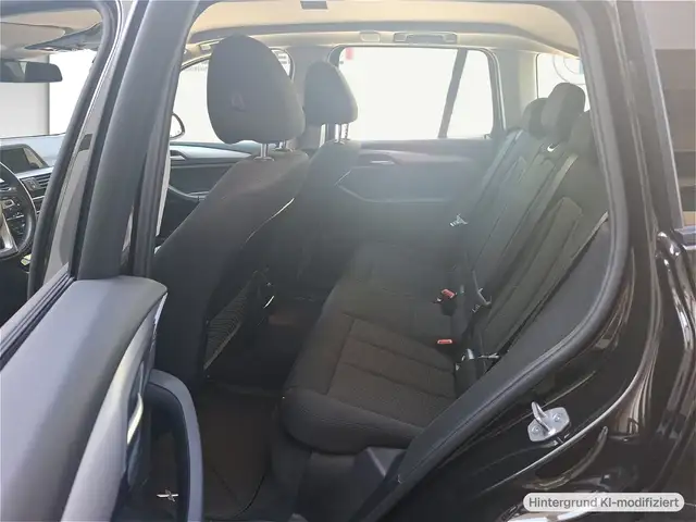 BMW X3 view 11