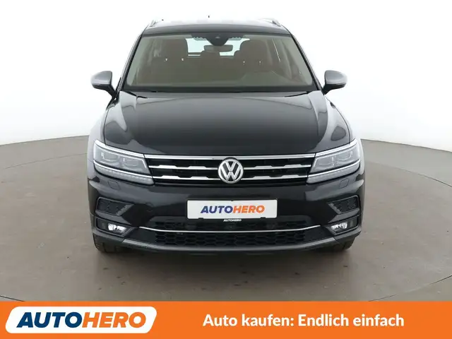 Volkswagen Tiguan Allspace view 9