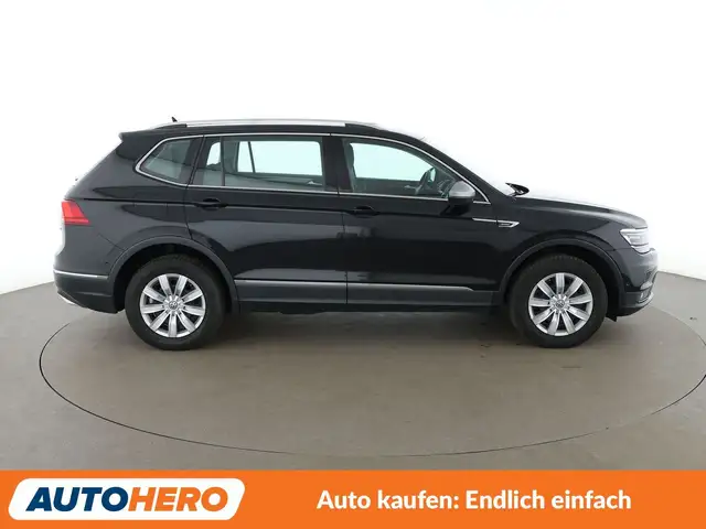 Volkswagen Tiguan Allspace view 7