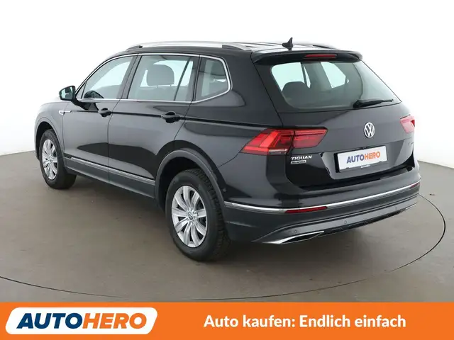 Volkswagen Tiguan Allspace view 4