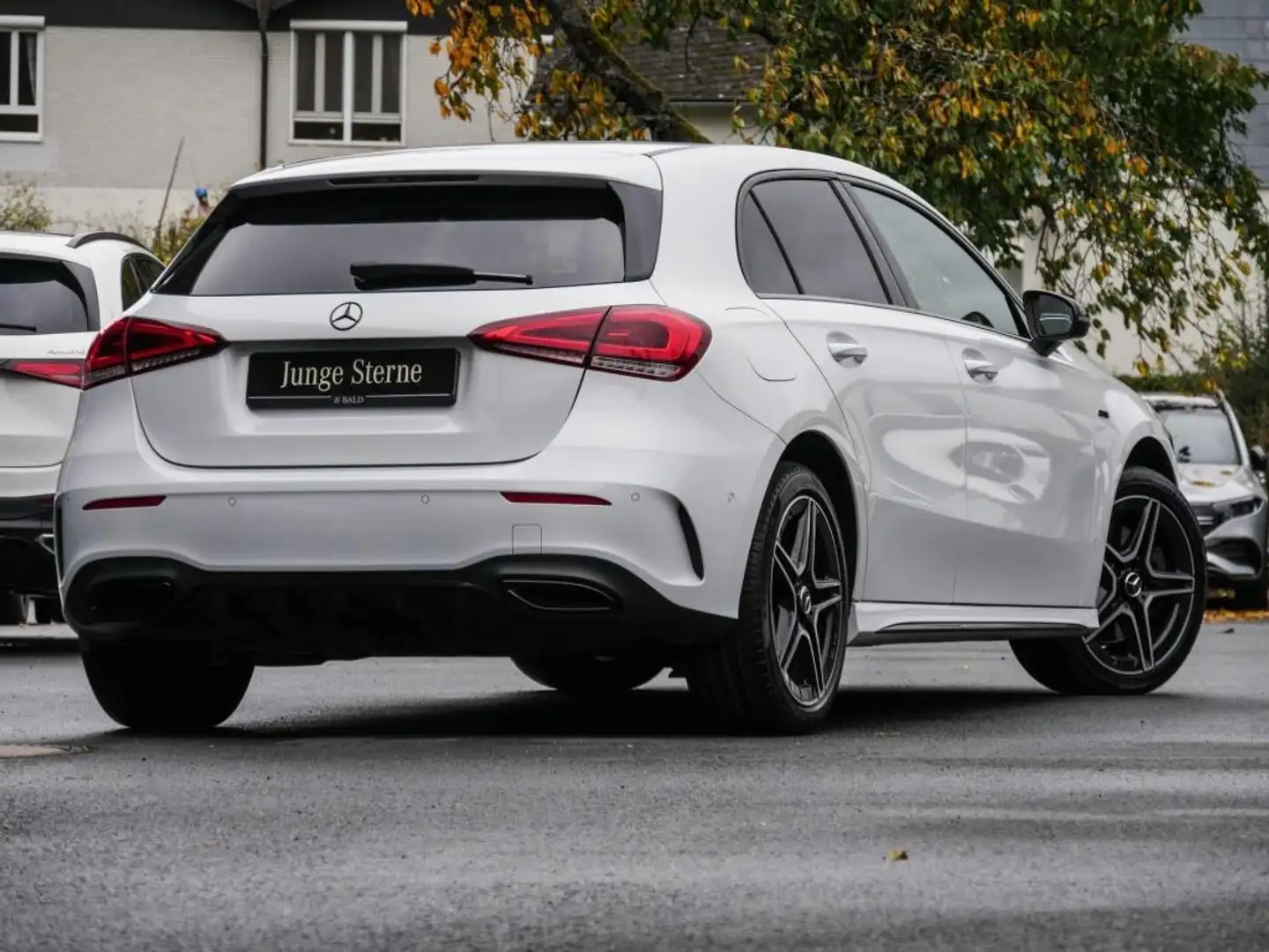 Mercedes-Benz A 250 e AMG-Sport/LED/Cam/Pano/Night/Ambiente/18 Blanco - 2