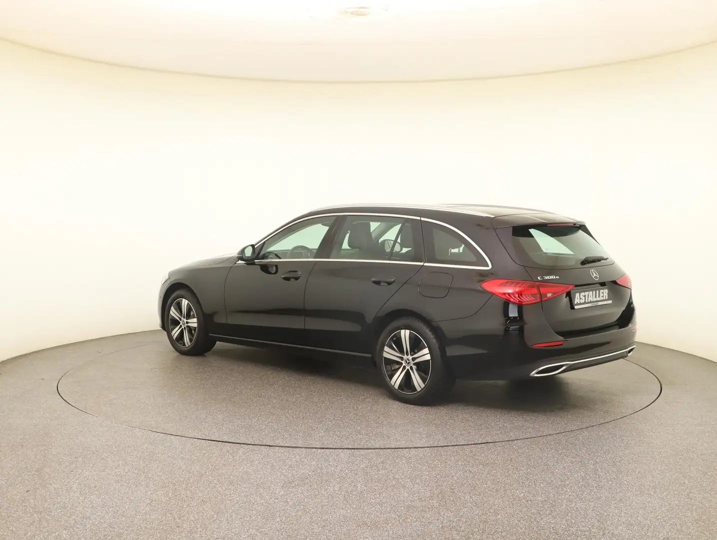 Mercedes-Benz C 300 T e Avantgarde 2x DigitLight+Dist+WiPa+Kam Schwarz - 2
