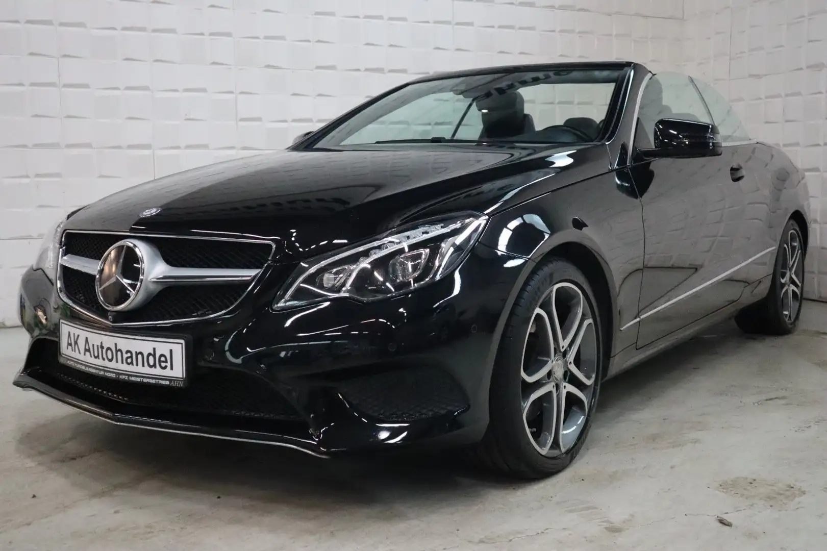 Mercedes-Benz E 350 Cabrio, AMG-Paket,Xenon,Vollleder Noir - 1