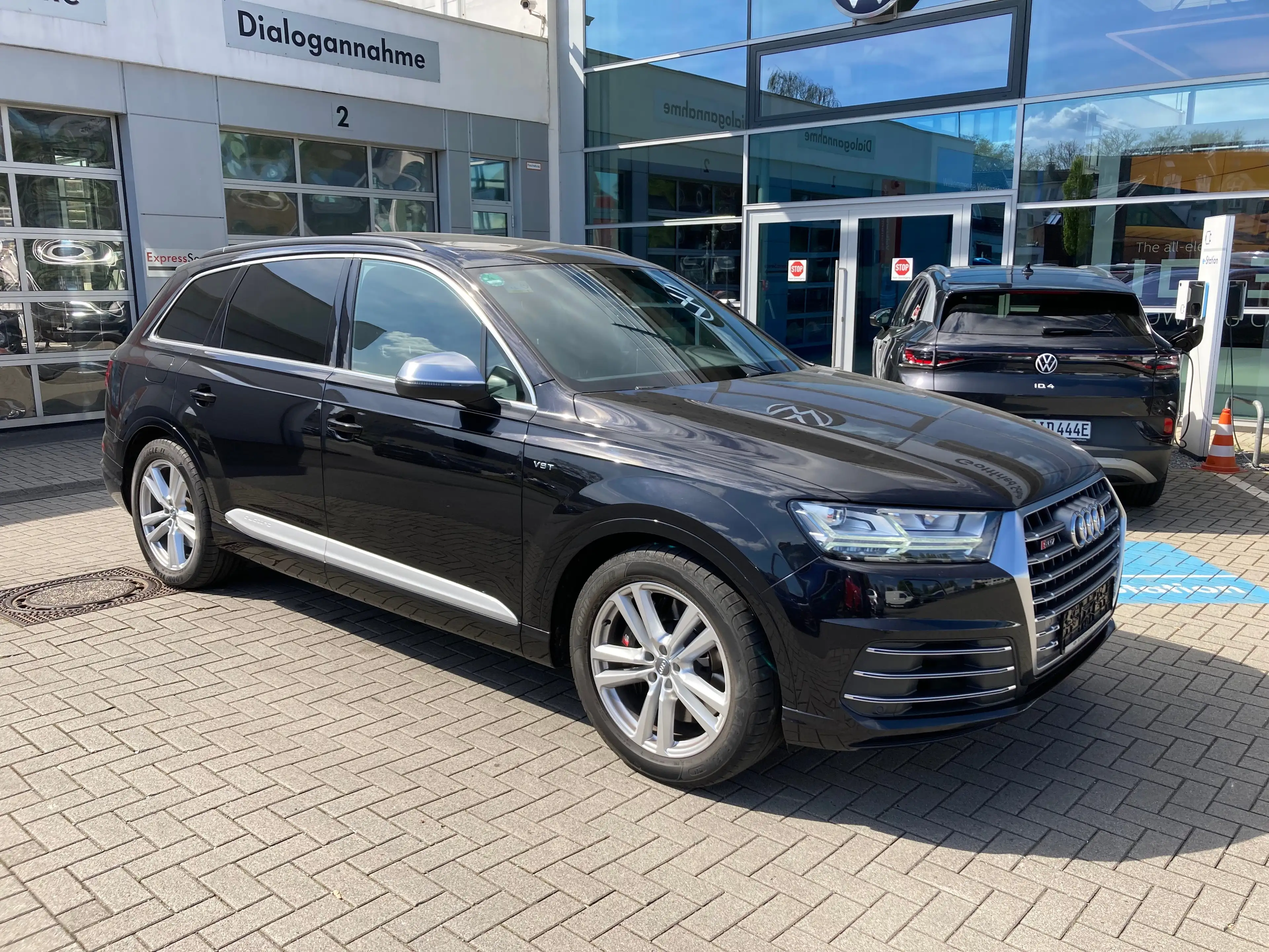 Audi SQ7 4.0 TDI-QUATTRO-PANO-AHK-LED-LUFT-KAMERA-PRIVACY-M