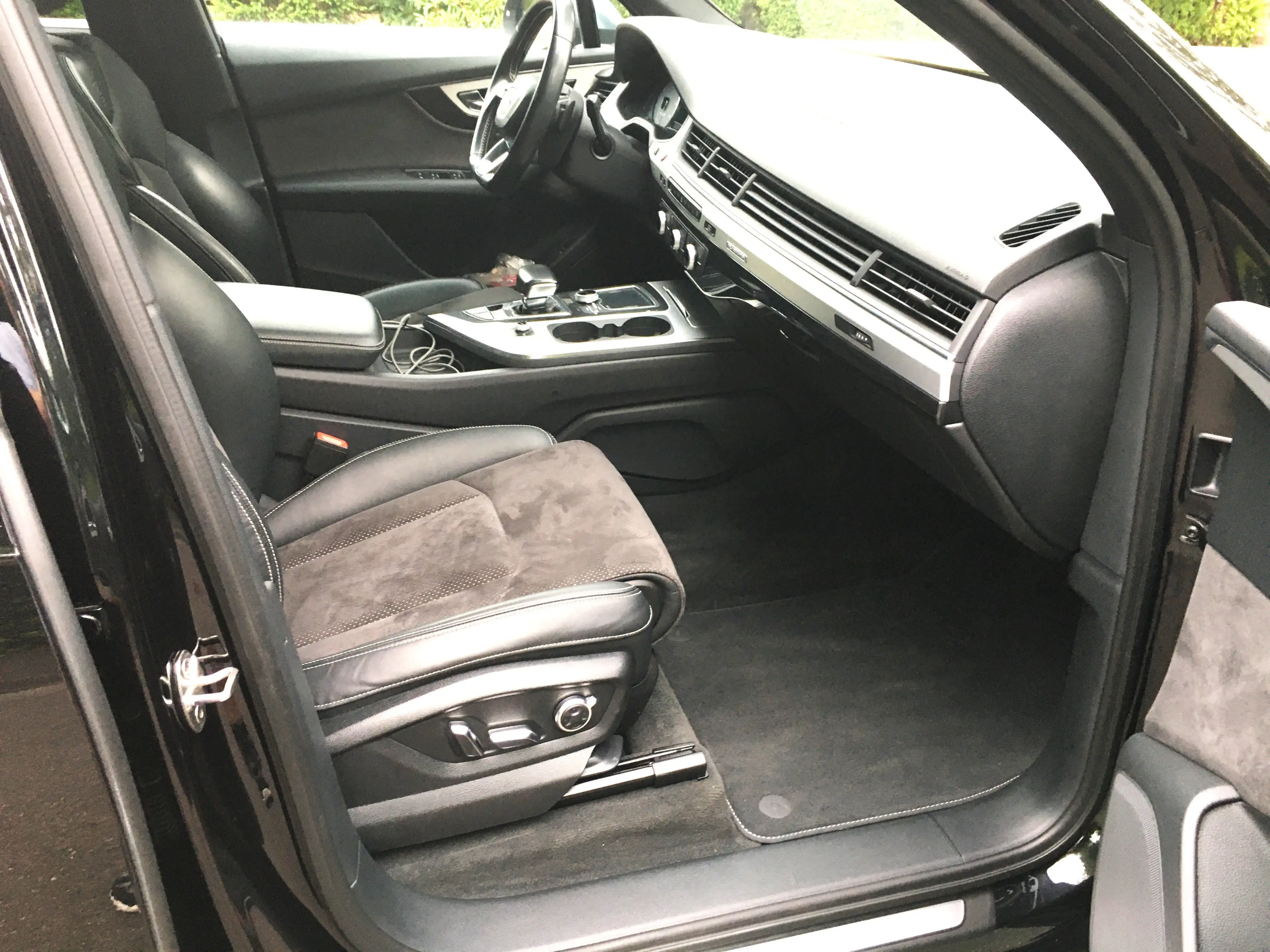 Audi SQ7 4.0 TDI-QUATTRO-PANO-AHK-LED-LUFT-KAMERA-PRIVACY-M — photo 12